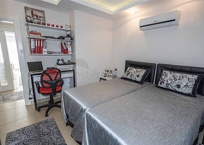 2+1 apartment with a spacious Terrace in the center of Alanya.