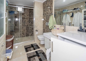 2+1 apartment with a spacious Terrace in the center of Alanya.