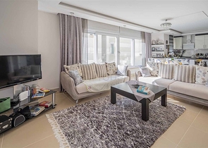 2+1 apartment with a spacious Terrace in the center of Alanya.