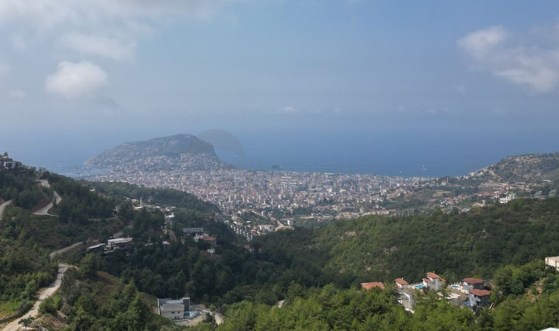 Villa overlooking the Mediterranean Sea is the perfect fusion of luxury and nature