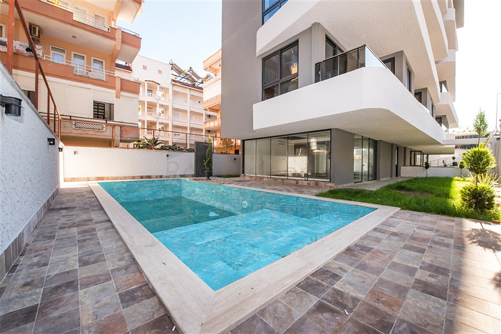 1+1 apartment in the very center of Alanya