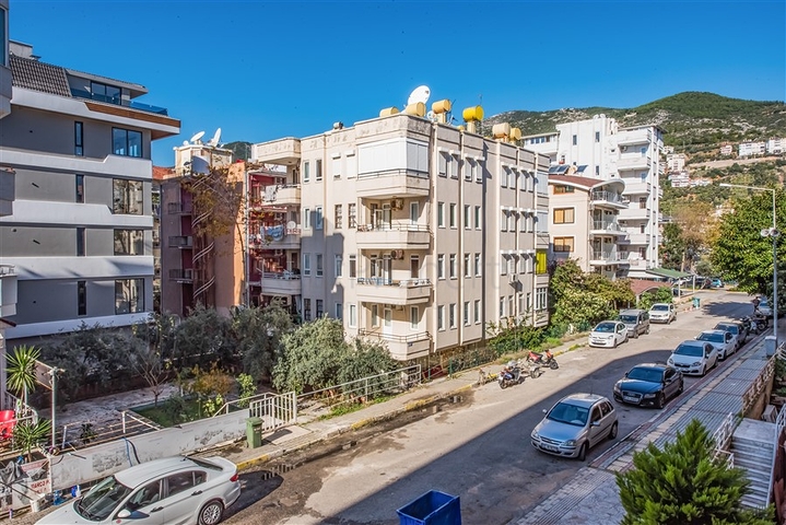 1+1 apartment in the very center of Alanya