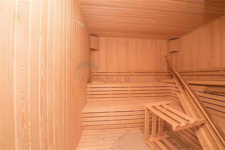 Bright furnished apartment within walking distance from the sea