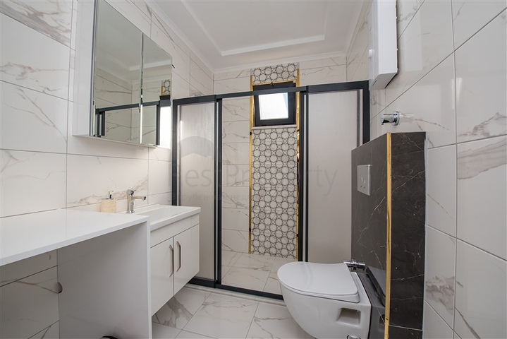 Bright furnished apartment within walking distance from the sea