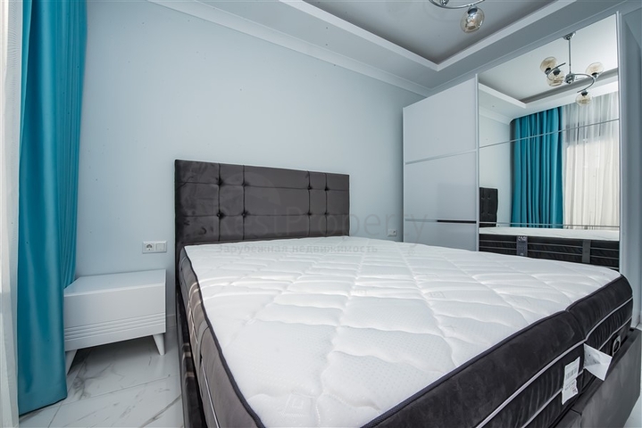 Bright furnished apartment within walking distance from the sea