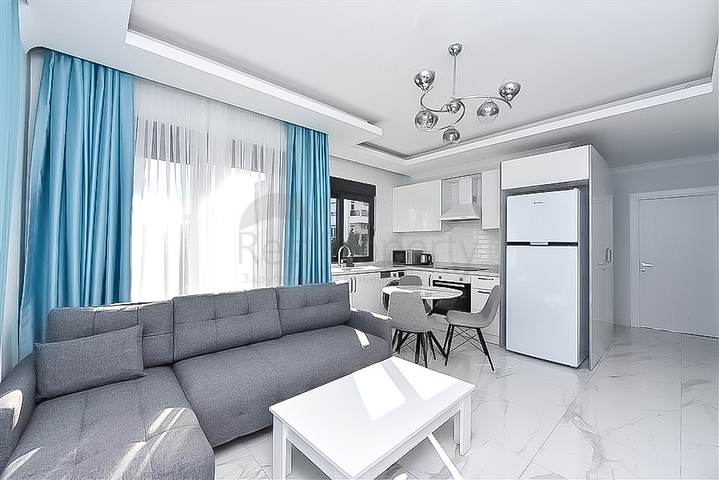 Bright furnished apartment within walking distance from the sea