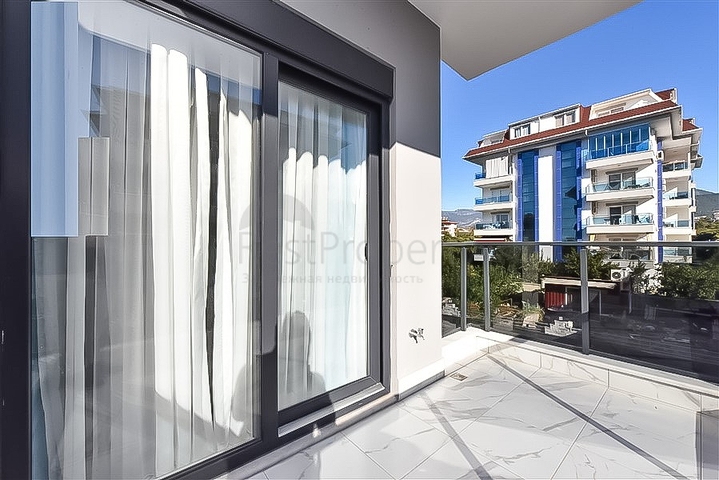 Bright furnished apartment within walking distance from the sea