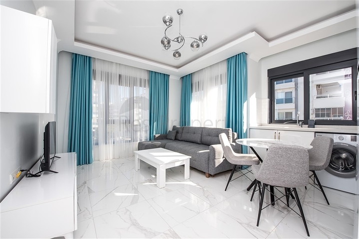 Bright furnished apartment within walking distance from the sea