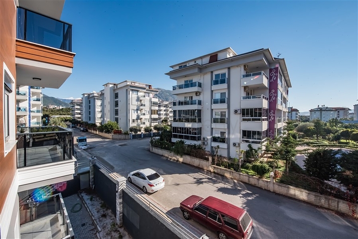 Bright furnished apartment within walking distance from the sea