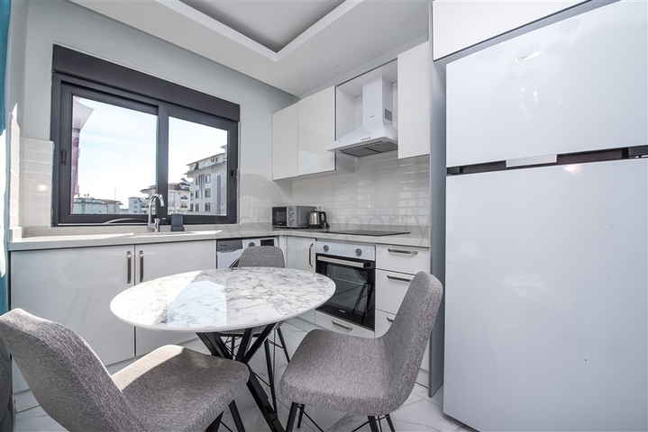 Bright furnished apartment within walking distance from the sea