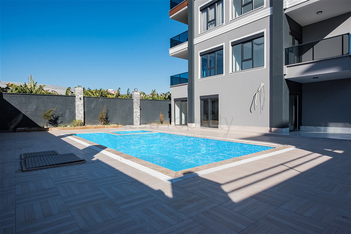 Bright furnished apartment within walking distance from the sea