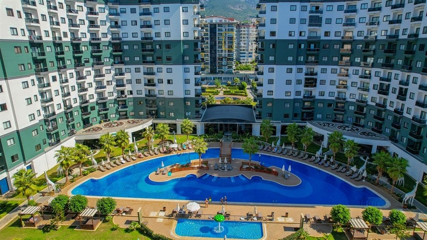 1+1 apartment in a popular residential complex in Mahmutlar district