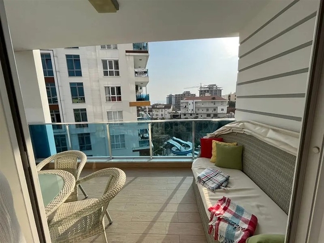  2+1 apartment 400 m from the sea in Tosmur area 