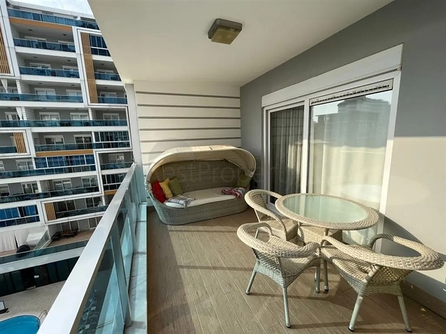  2+1 apartment 400 m from the sea in Tosmur area 