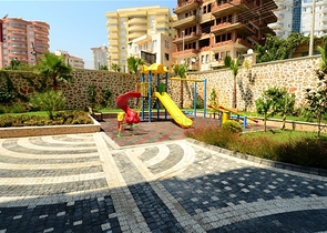  2+1 apartment 400 m from the sea in Tosmur area 