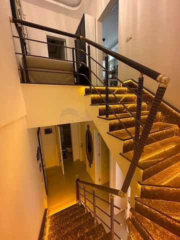 2+1 penthouse in a complex from a quality developer 