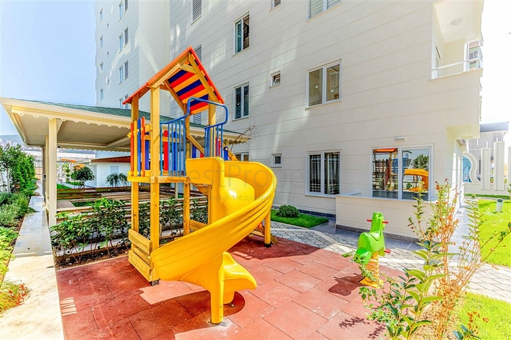 2+1 penthouse in a complex from a quality developer 