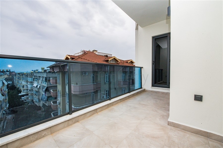 One-bedroom apartment in a new complex in the center of Alanya
