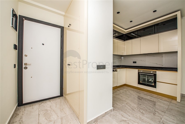 One-bedroom apartment in a new complex in the center of Alanya