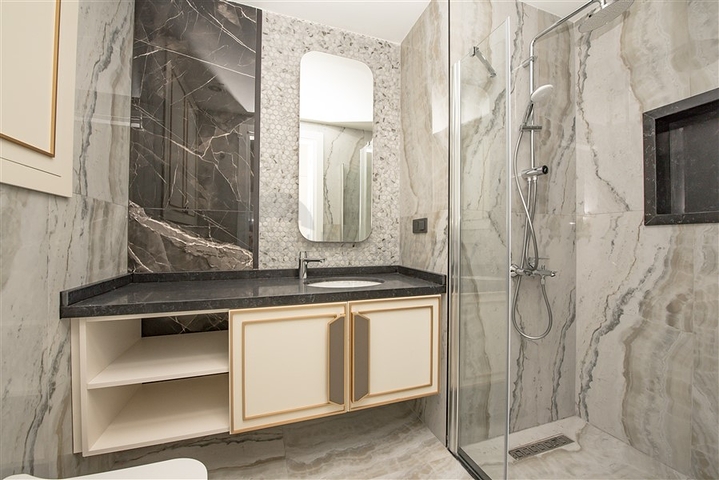 One-bedroom apartment in a new complex in the center of Alanya