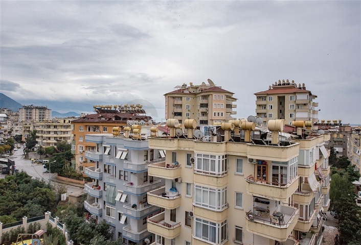 One-bedroom apartment in a new complex in the center of Alanya