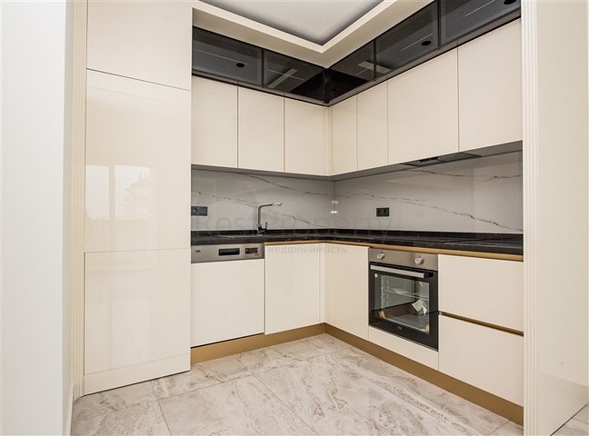 One-bedroom apartment in a new complex in the center of Alanya