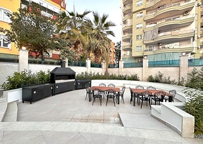 One-bedroom apartment in a new complex in the center of Alanya