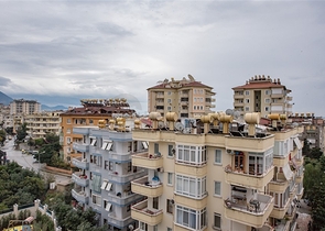 One-bedroom apartment in a new complex in the center of Alanya