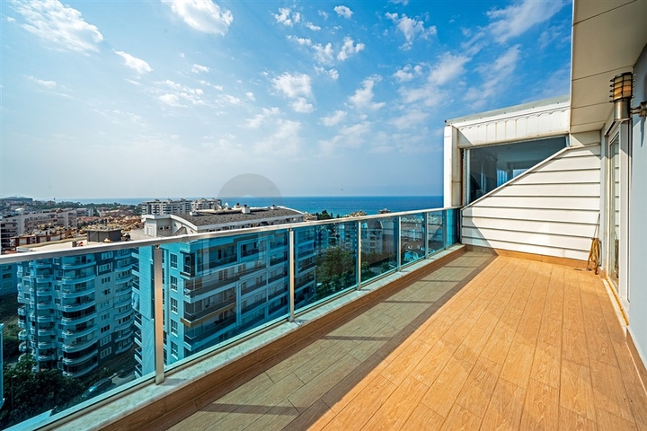 3+1 apartment with sea view in Tosmura