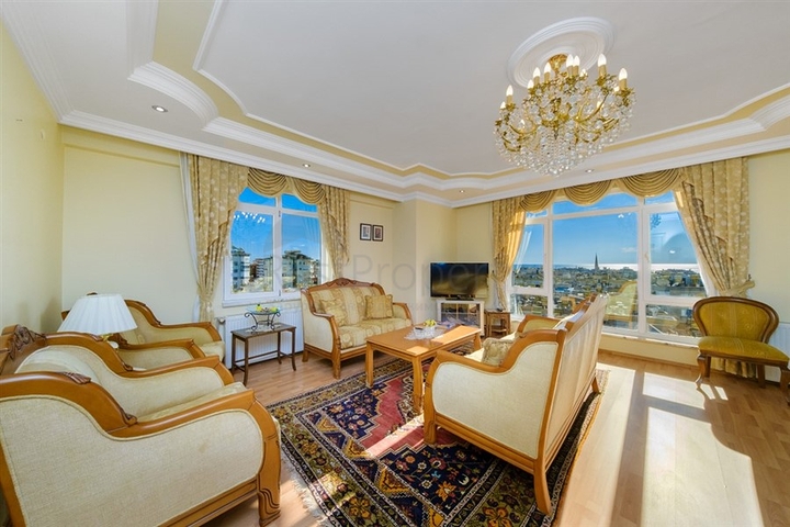 3+1 apartment in Cleopatra beach area