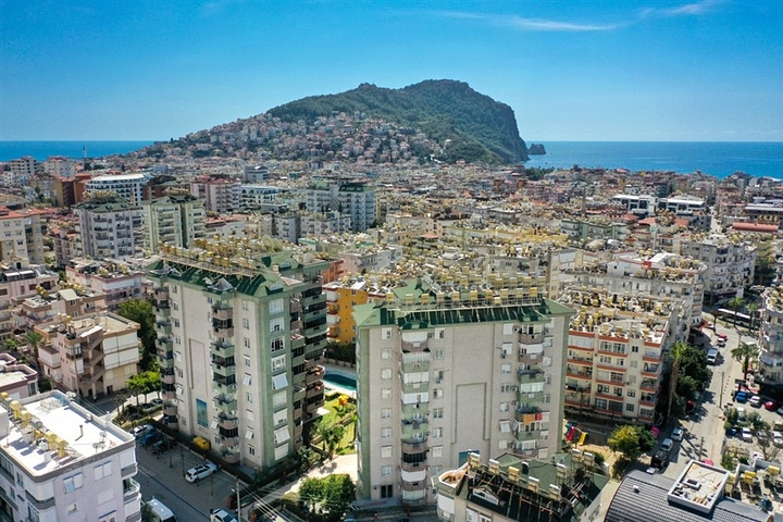 3+1 apartment in Cleopatra beach area