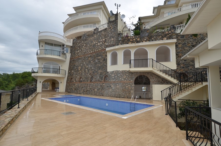 3+1 villa for quiet living and relaxation in Alanya