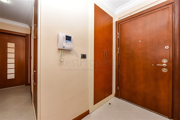 Luxury 2+1 apartment on the first line in the center of Alanya