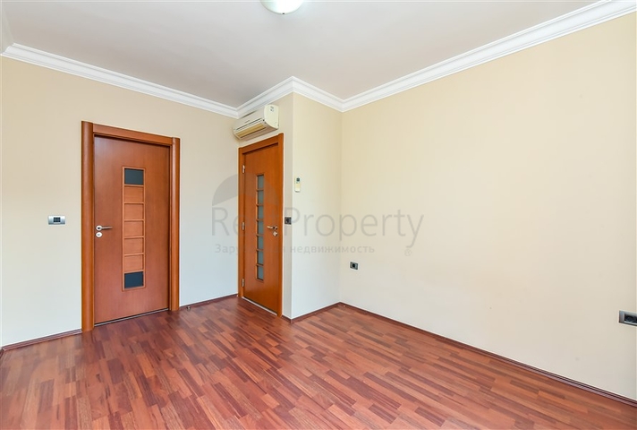 Luxury 2+1 apartment on the first line in the center of Alanya