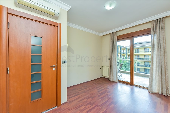 Luxury 2+1 apartment on the first line in the center of Alanya