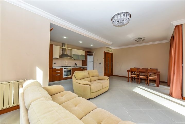 Luxury 2+1 apartment on the first line in the center of Alanya