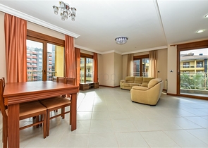 Luxury 2+1 apartment on the first line in the center of Alanya