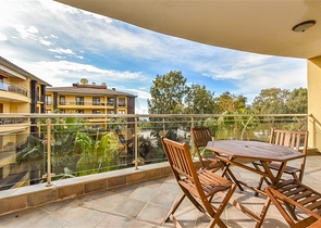 Luxury 2+1 apartment on the first line in the center of Alanya