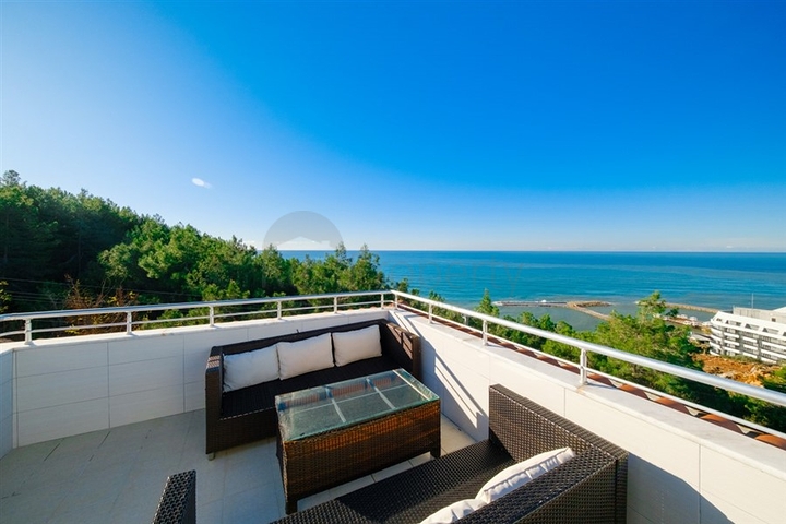 3+1 penthouse with panoramic sea views in Konakli district