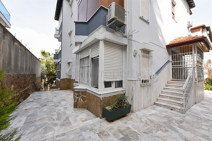 1+1 apartment in the center of Alanya