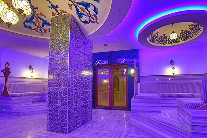 One-bedroom apartment with a beautiful view of the infrastructure