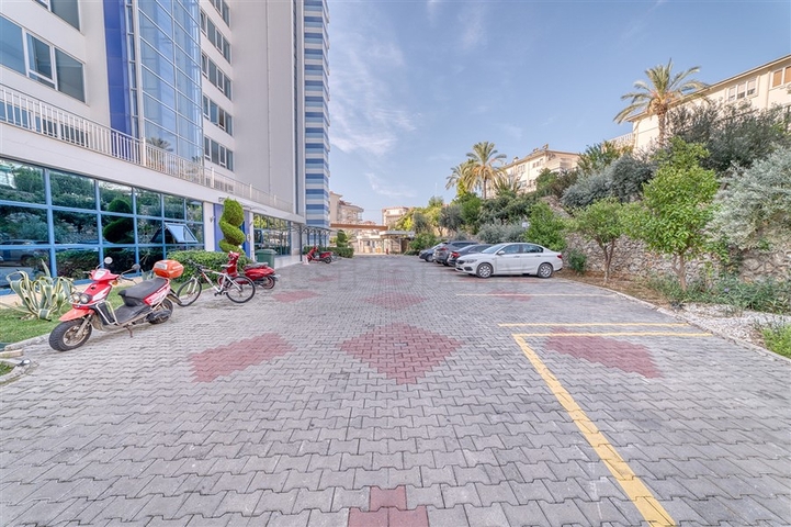 One-bedroom apartment with a beautiful view of the infrastructure