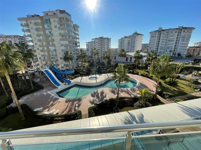 One-bedroom apartment with a beautiful view of the infrastructure