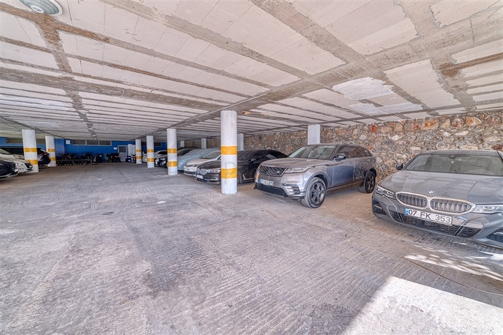 One-bedroom apartment with a beautiful view of the infrastructure