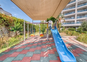 One-bedroom apartment with a beautiful view of the infrastructure