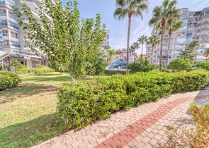 One-bedroom apartment with a beautiful view of the infrastructure