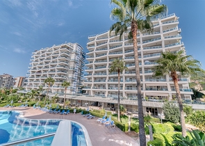 One-bedroom apartment with a beautiful view of the infrastructure