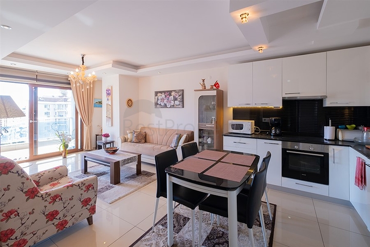 Spacious 1+1 apartment in the central area of Alanya
