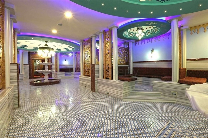 Spacious 1+1 apartment in the central area of Alanya