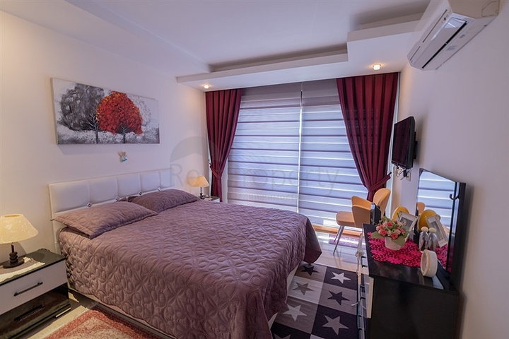 Spacious 1+1 apartment in the central area of Alanya